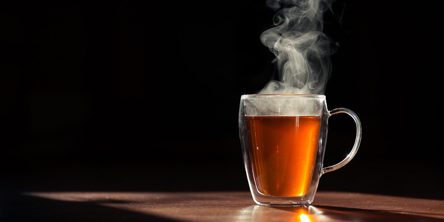 「2025-11-01」November begins with a quiet chill in the air.美图壁纸